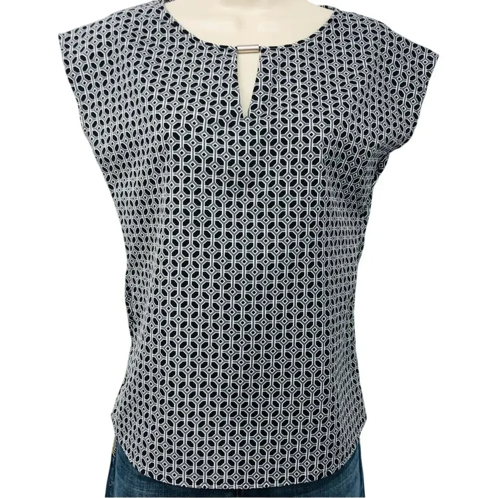 Banana Republic Black Gray Geometric Trellis Print Popover Top Split Scoop Neck